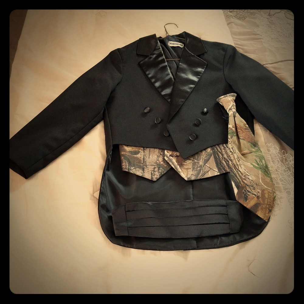 Boys suit jacket, vest, tie and black cumberbund